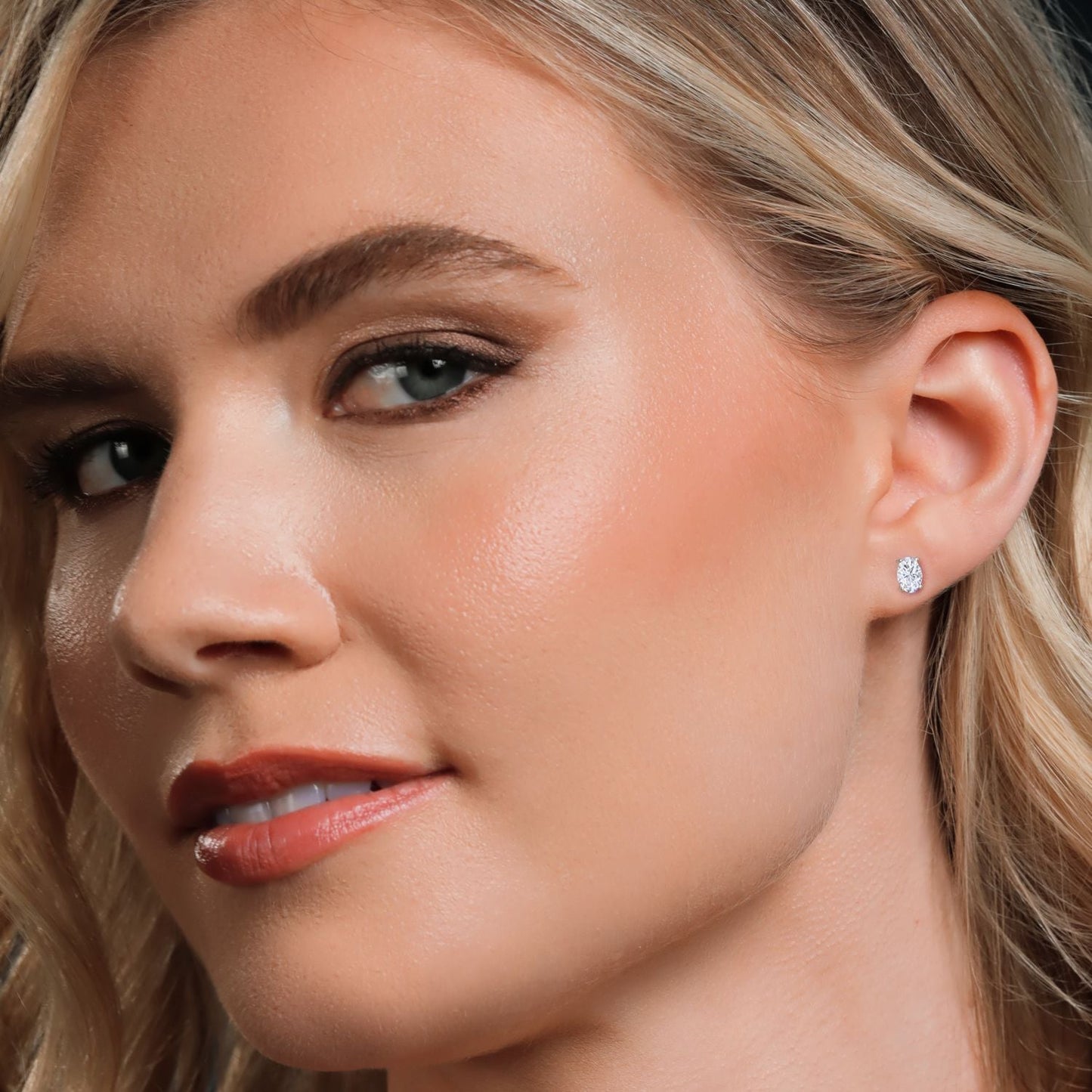 14K White Gold Oval White Moissanite Stud Earrings For Women Men (1.00 Cttw, Gemstone Birthstone, Oval 6X4MM)